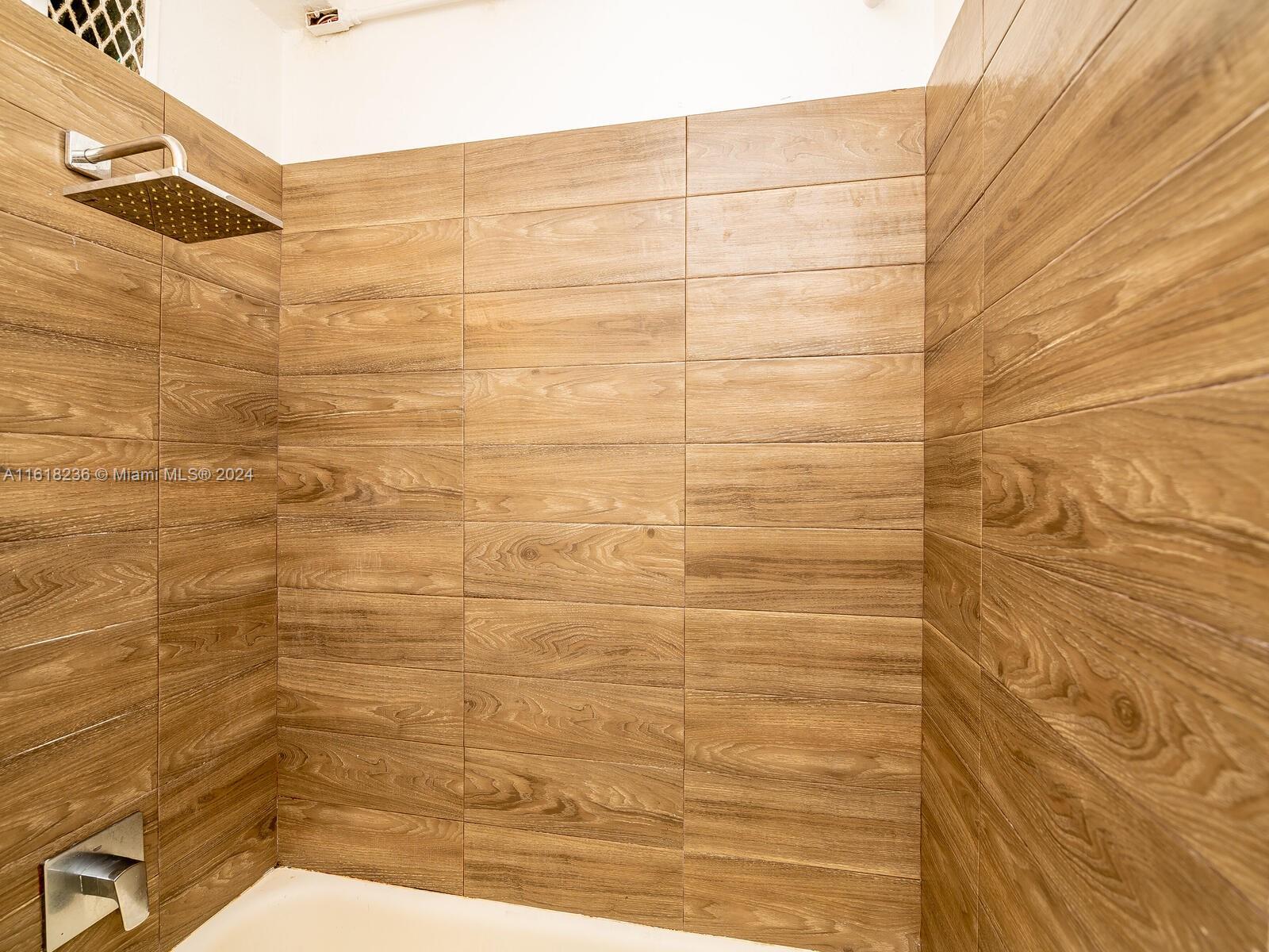 THE MANTELL CONDO - Residential Lease