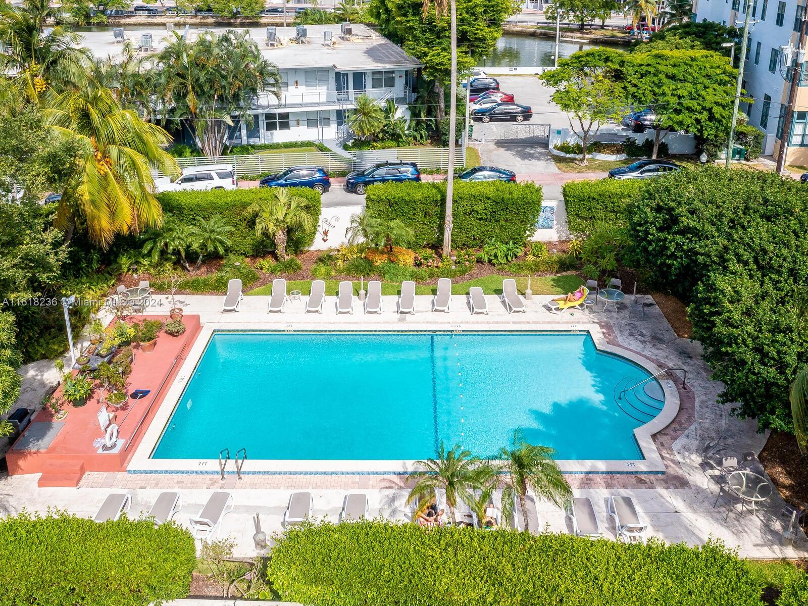 THE MANTELL CONDO - Residential Lease