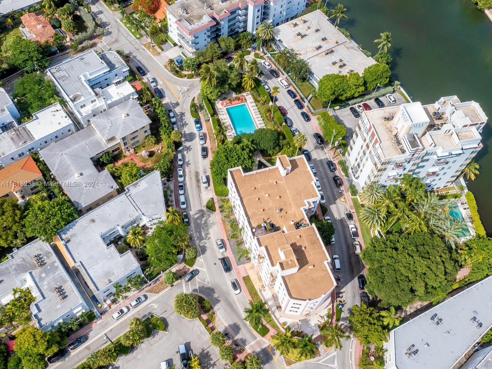 THE MANTELL CONDO - Residential Lease