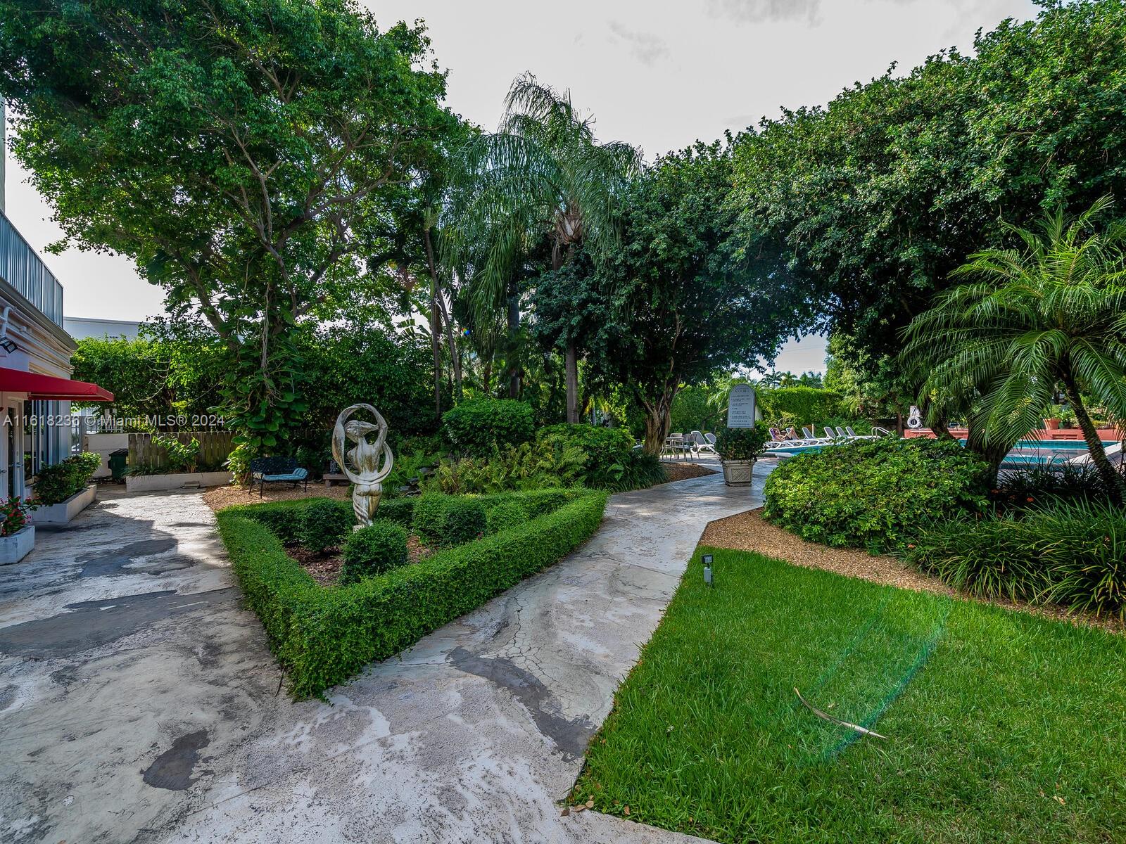 THE MANTELL CONDO - Residential Lease