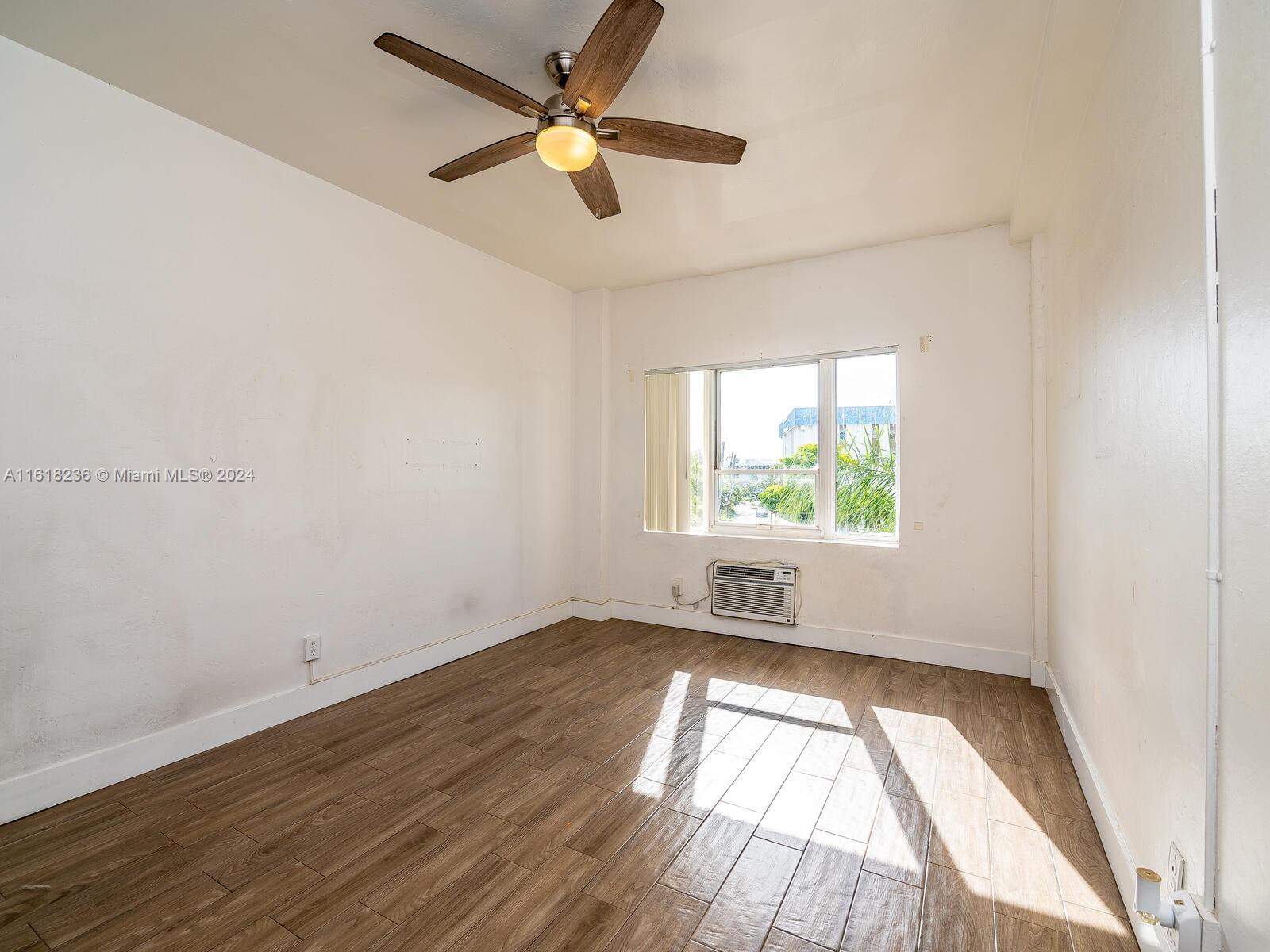 THE MANTELL CONDO - Residential Lease