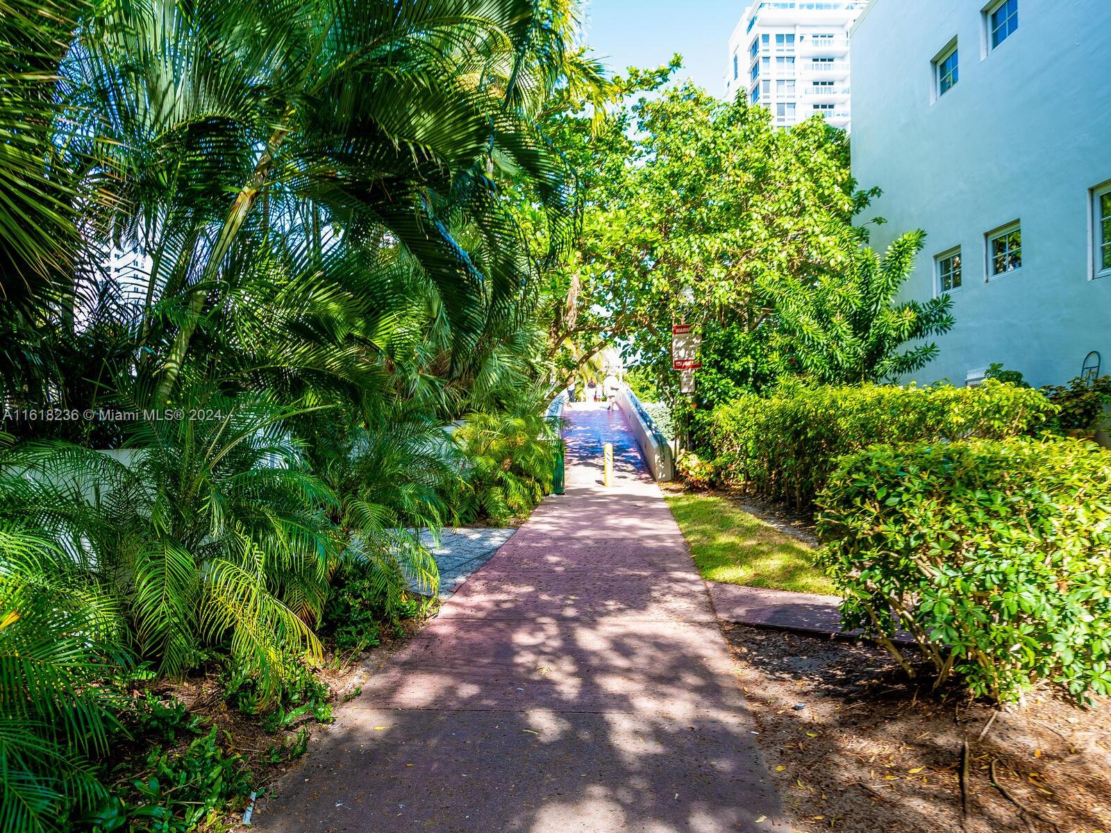 THE MANTELL CONDO - Residential Lease