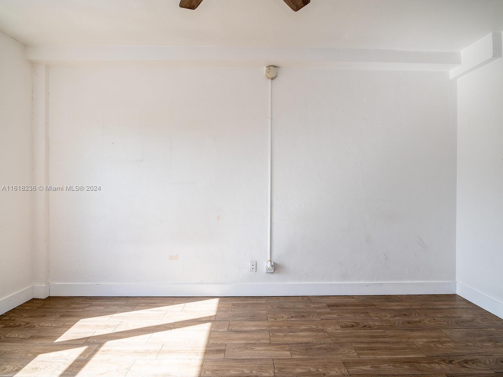 THE MANTELL CONDO - Residential Lease