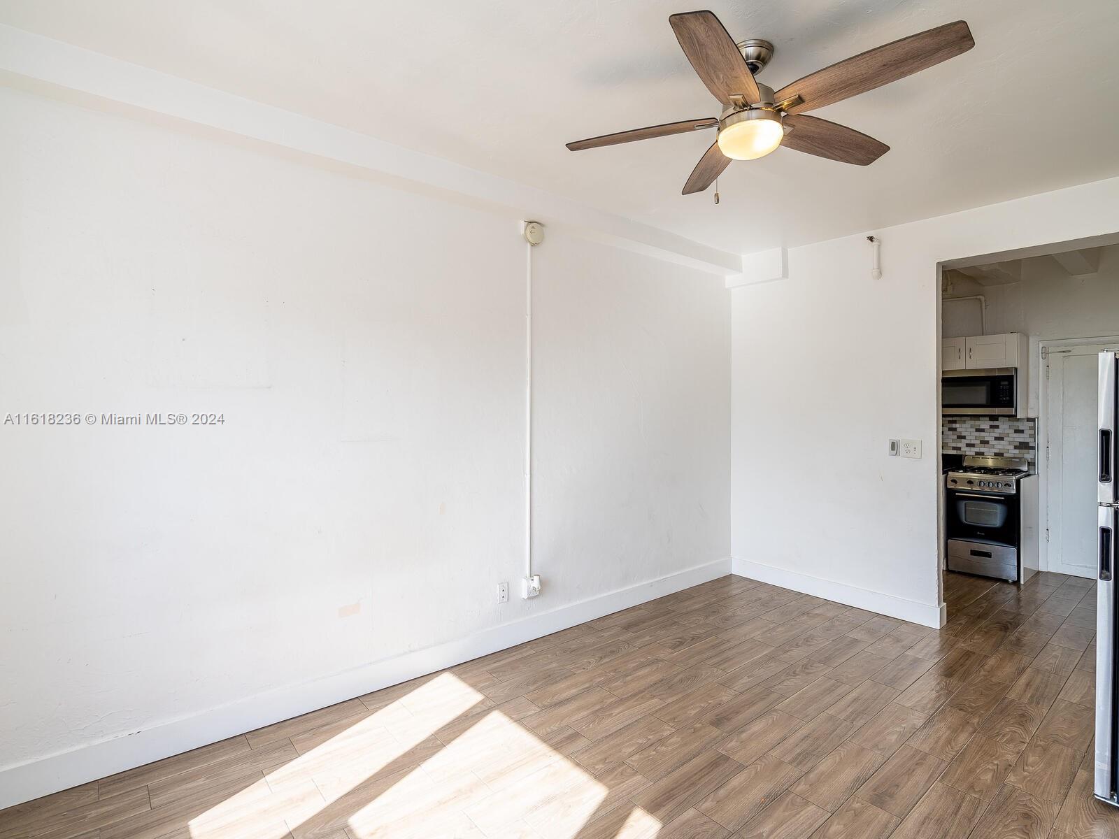 THE MANTELL CONDO - Residential Lease