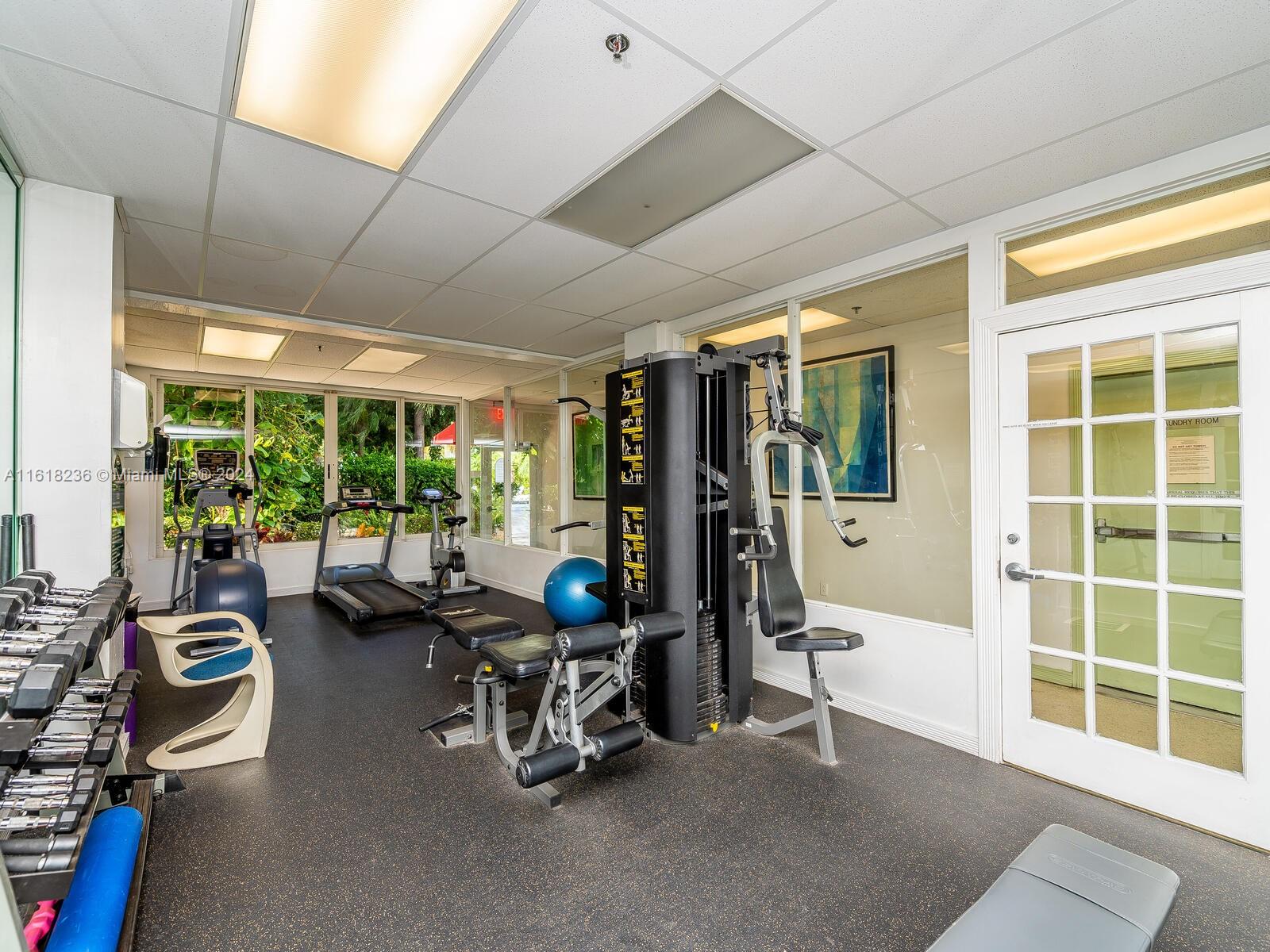 THE MANTELL CONDO - Residential Lease