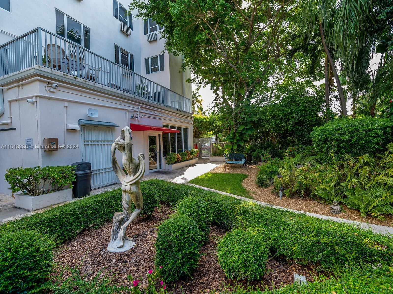 THE MANTELL CONDO - Residential Lease