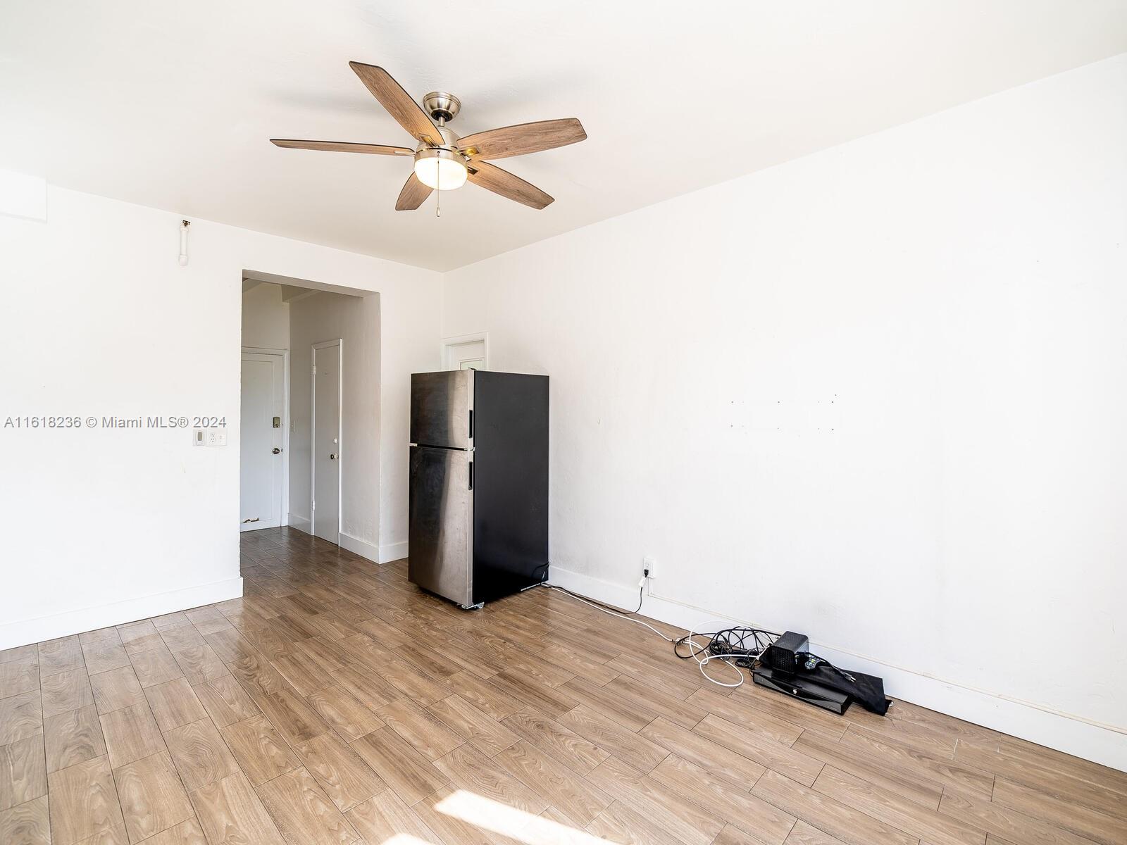 THE MANTELL CONDO - Residential Lease