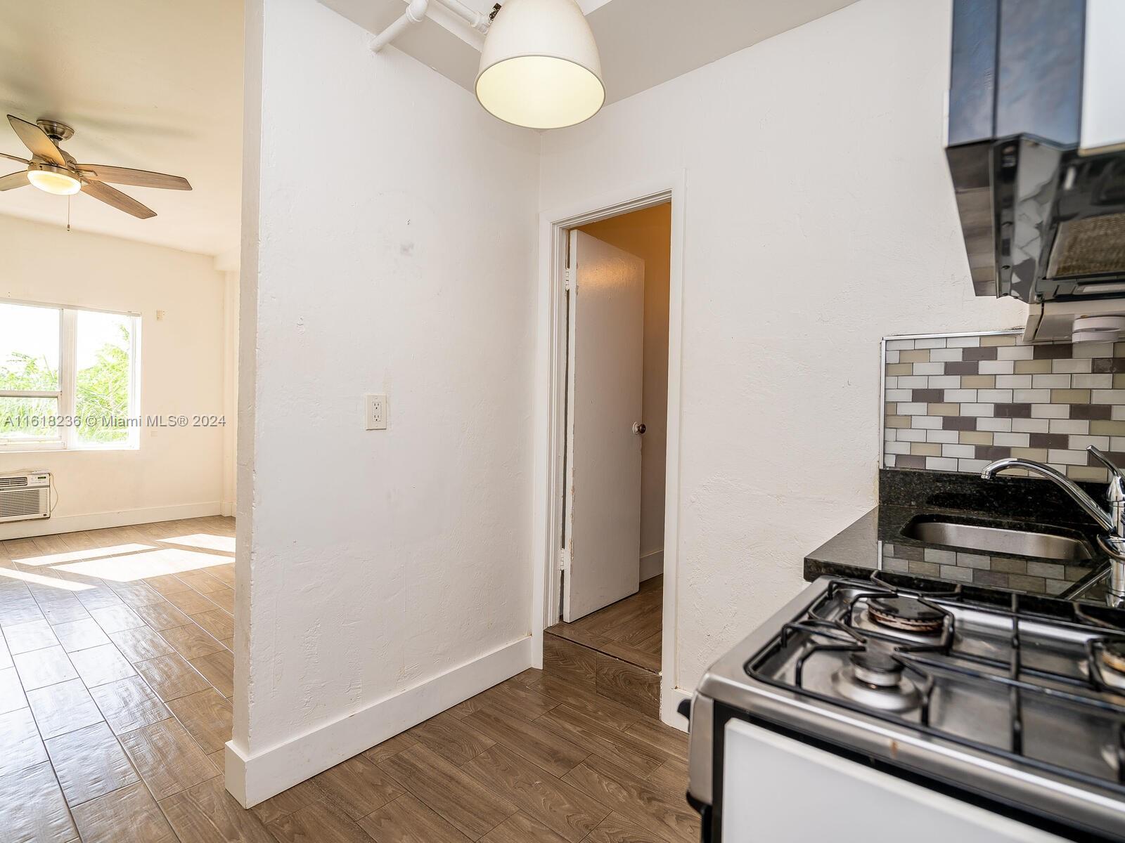 THE MANTELL CONDO - Residential Lease
