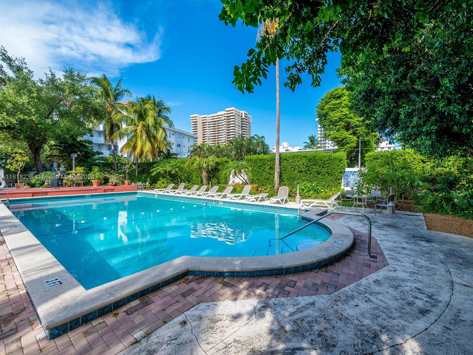 THE MANTELL CONDO - Residential Lease
