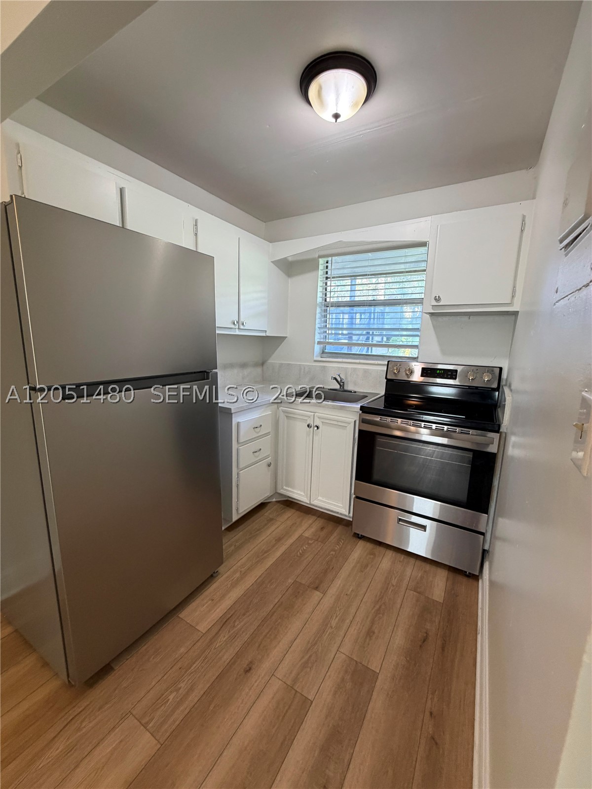 SUNRISE GOLF VILLAGE SEC - Residential Lease
