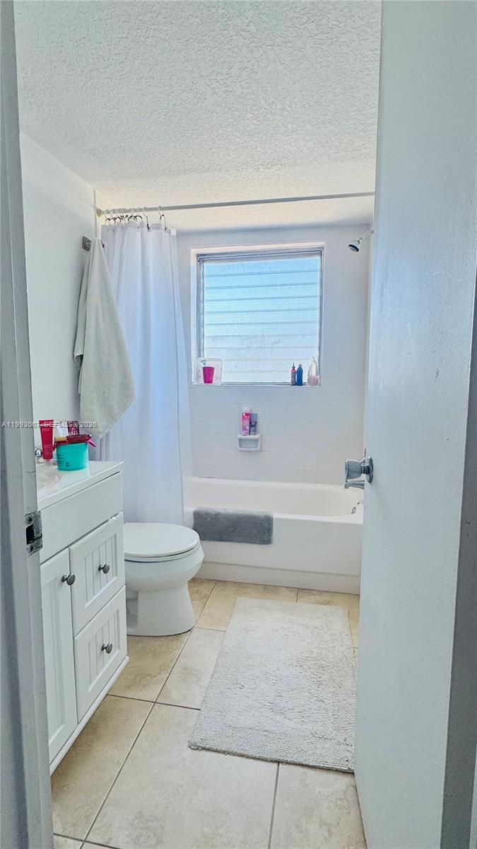 SANTA MONICA CONDOMINIUM - Residential