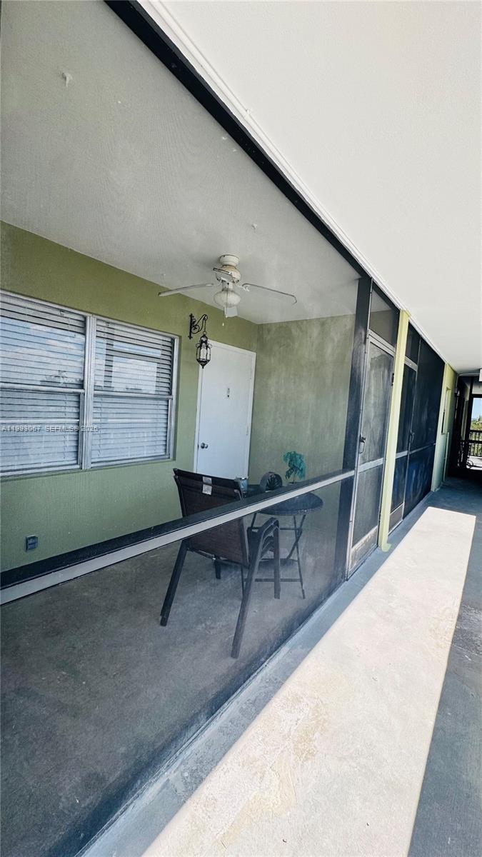 SANTA MONICA CONDOMINIUM - Residential
