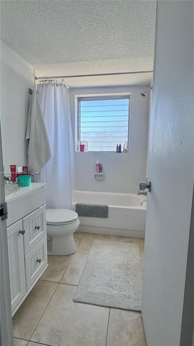 SANTA MONICA CONDOMINIUM - Residential