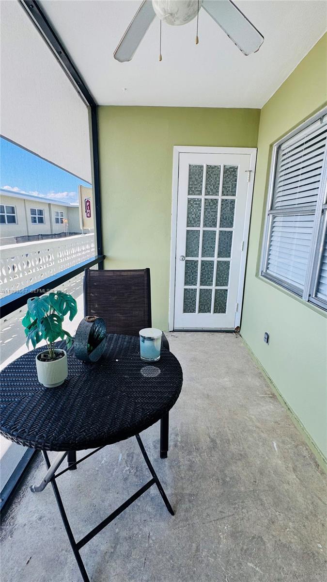 SANTA MONICA CONDOMINIUM - Residential