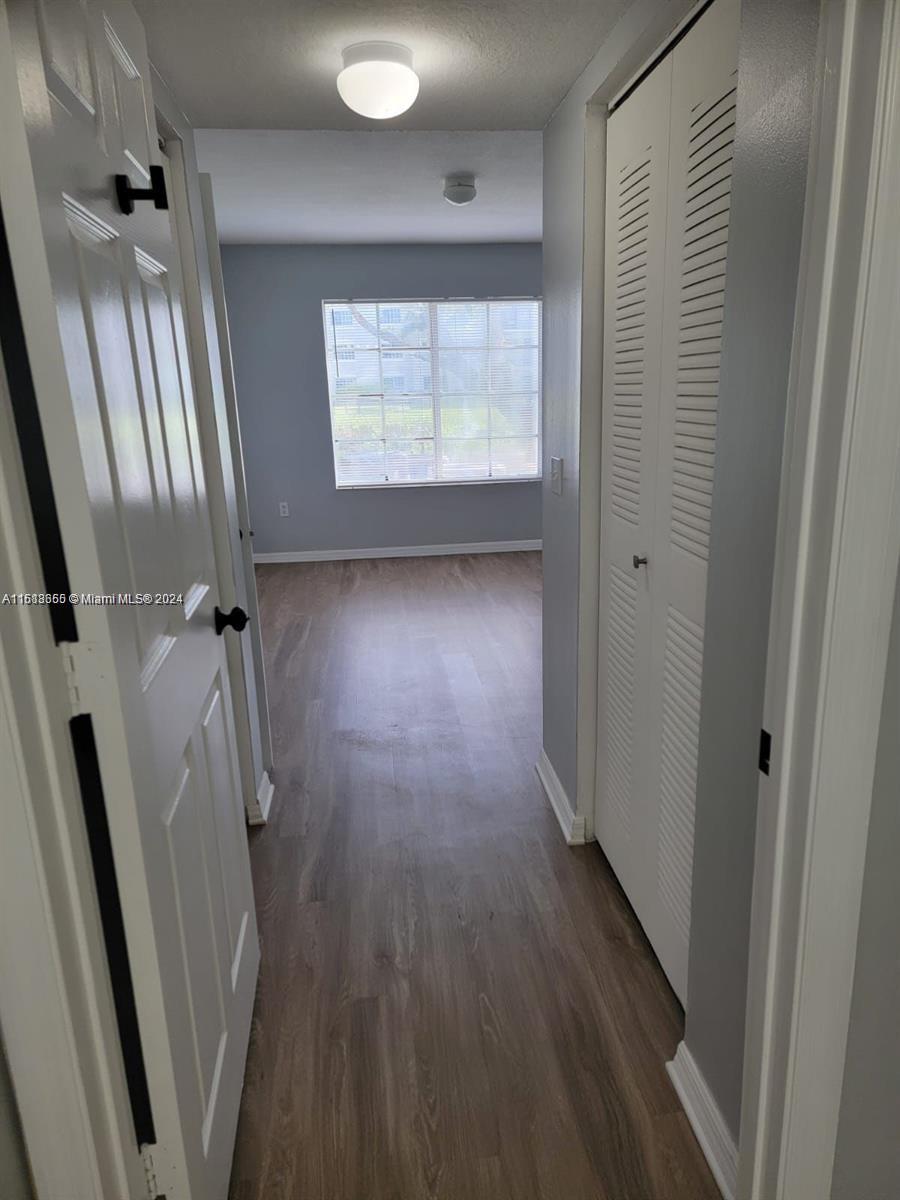 EMERALD ISLE AT LAGUNA LA - Residential Lease