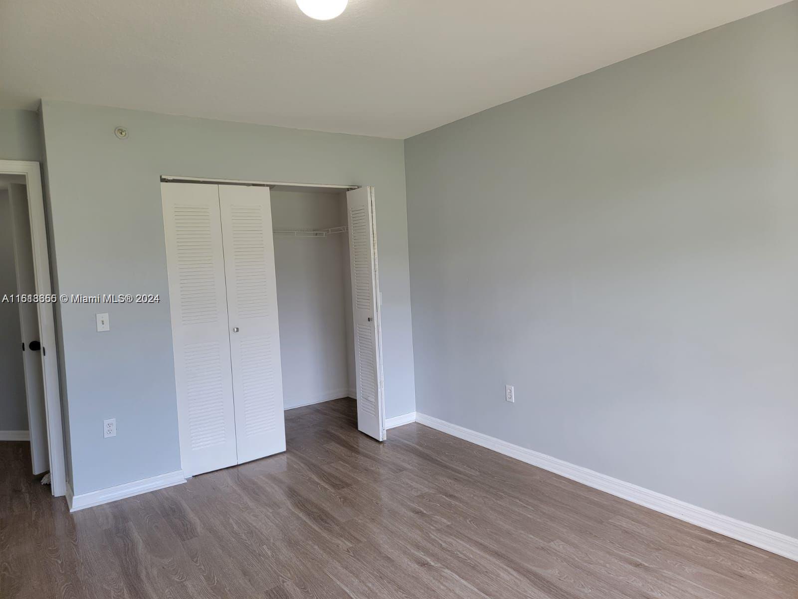 EMERALD ISLE AT LAGUNA LA - Residential Lease