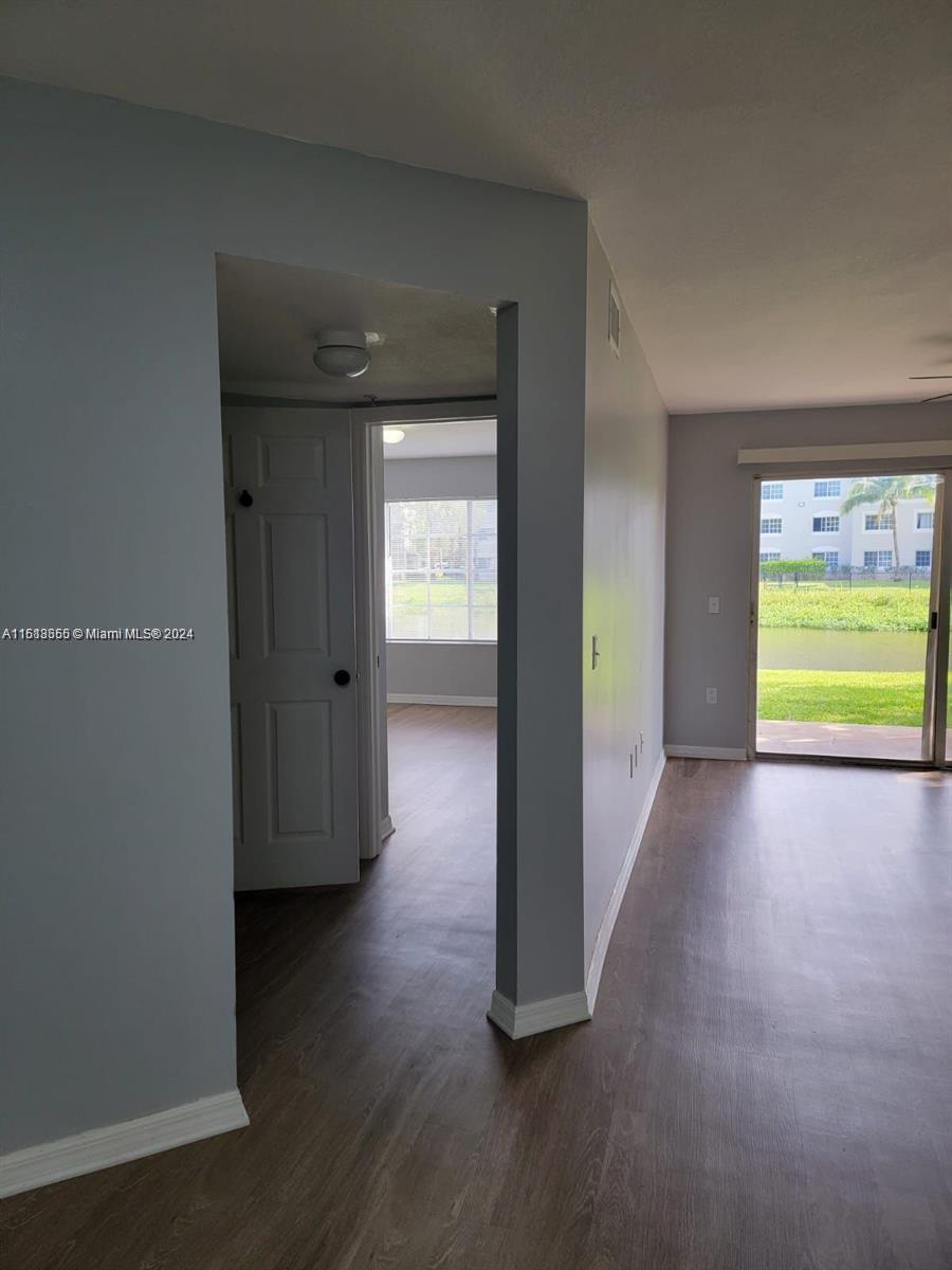 EMERALD ISLE AT LAGUNA LA - Residential Lease