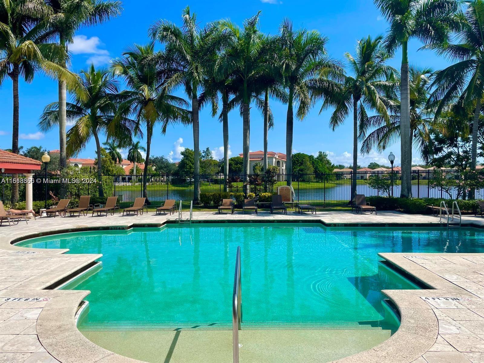 EMERALD ISLE AT LAGUNA LA - Residential Lease