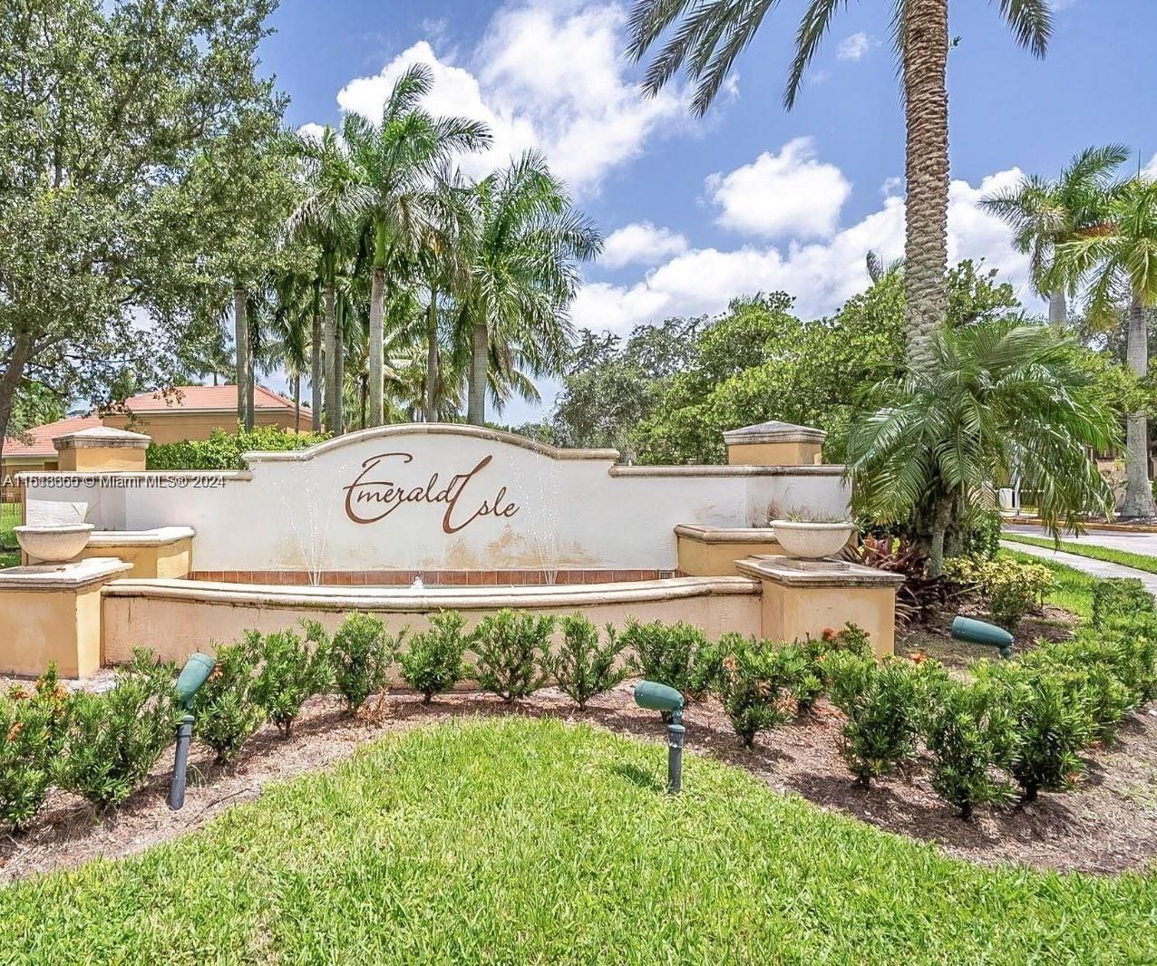 EMERALD ISLE AT LAGUNA LA - Residential Lease