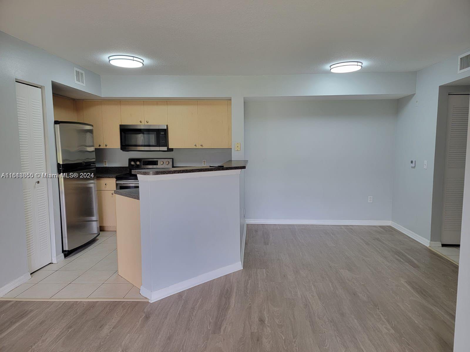 EMERALD ISLE AT LAGUNA LA - Residential Lease