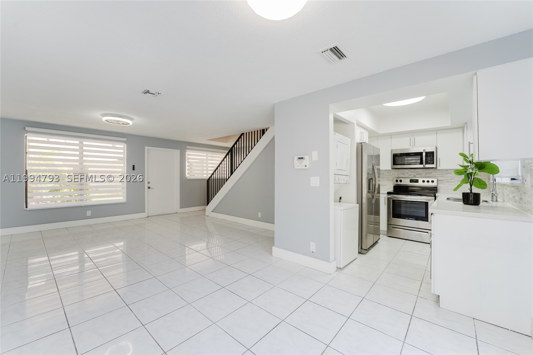 PALM SPRINGS VILLAGE COND - Residential