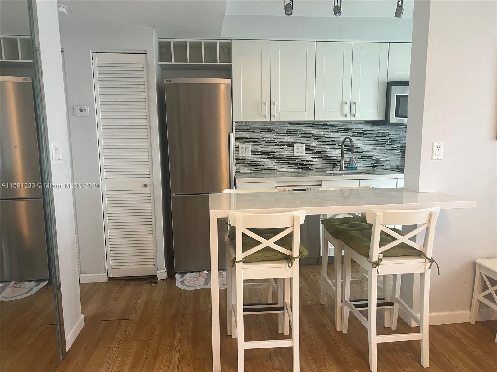 VISTA SHORES CO-OP - Residential Lease