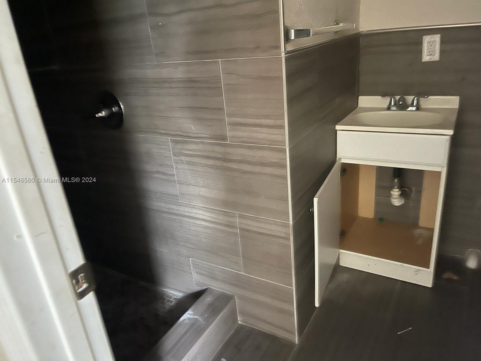 SUNNY ISLES INLAND - Residential