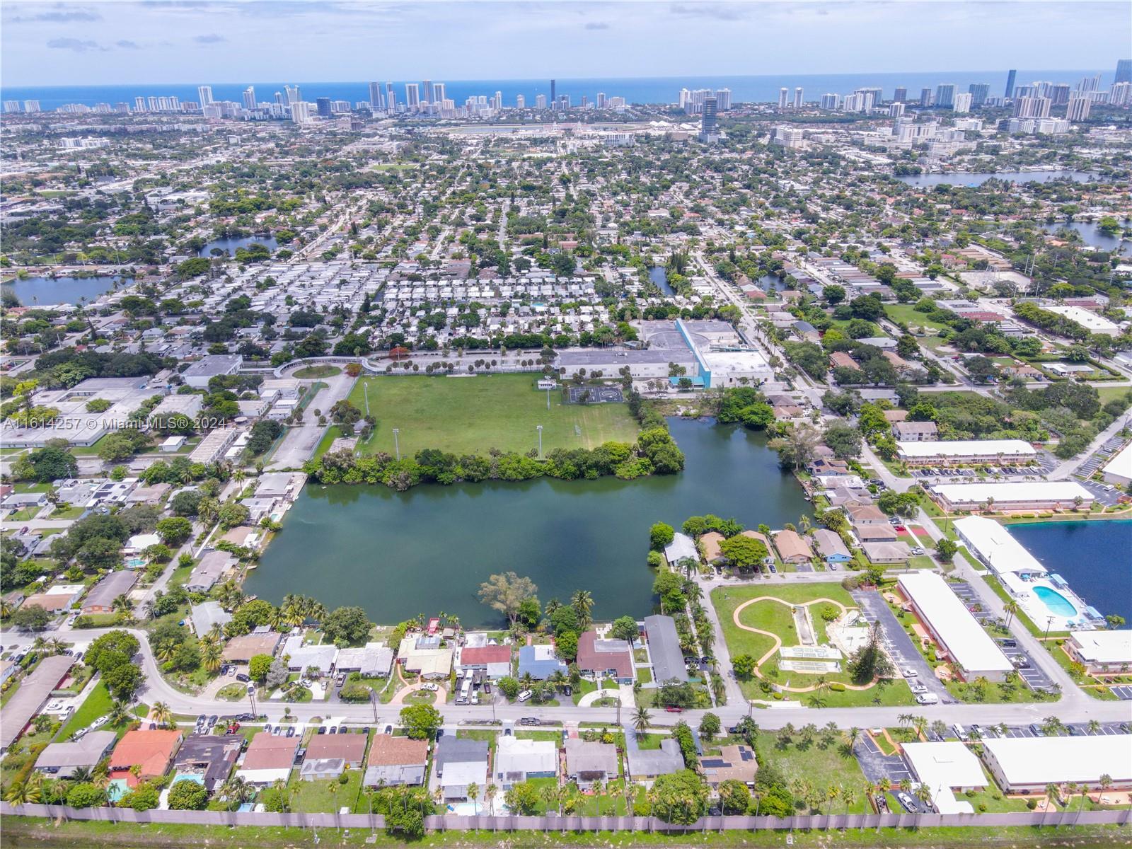 LAKESIDE ESTATES - Residential