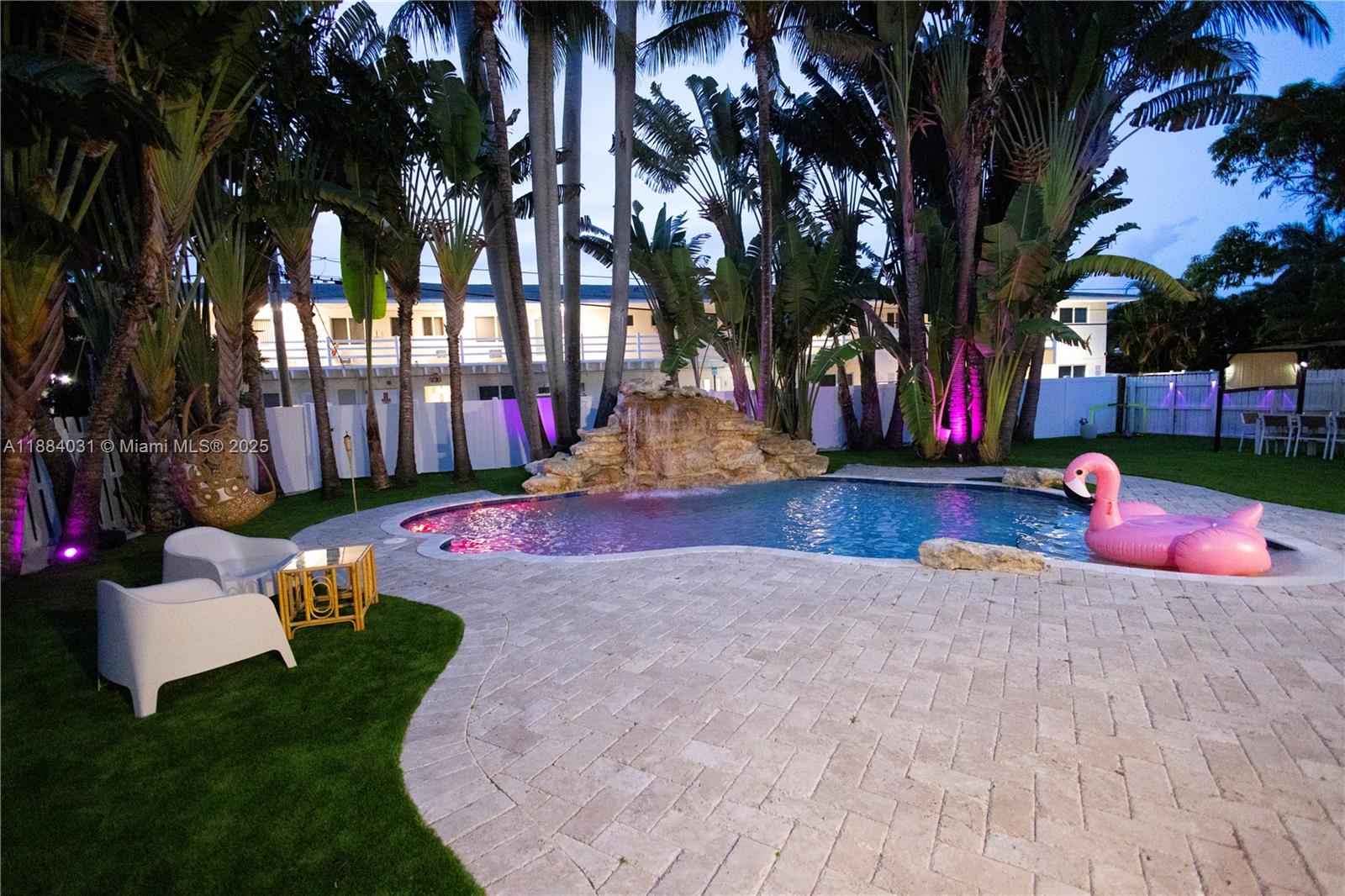 HOLLYWOOD COUNTRY CLUB DI - Residential Lease