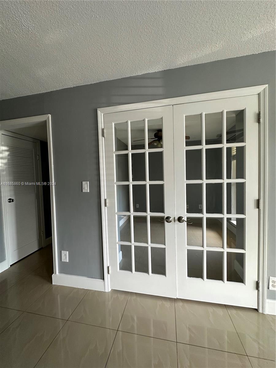 SAVANNAH AT RIVERSIDE CON - Residential Lease