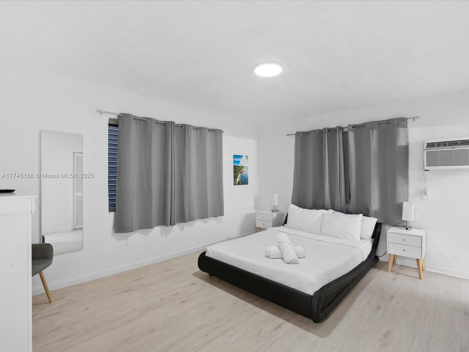 BAY HARBOR ISLAND - Residential Income