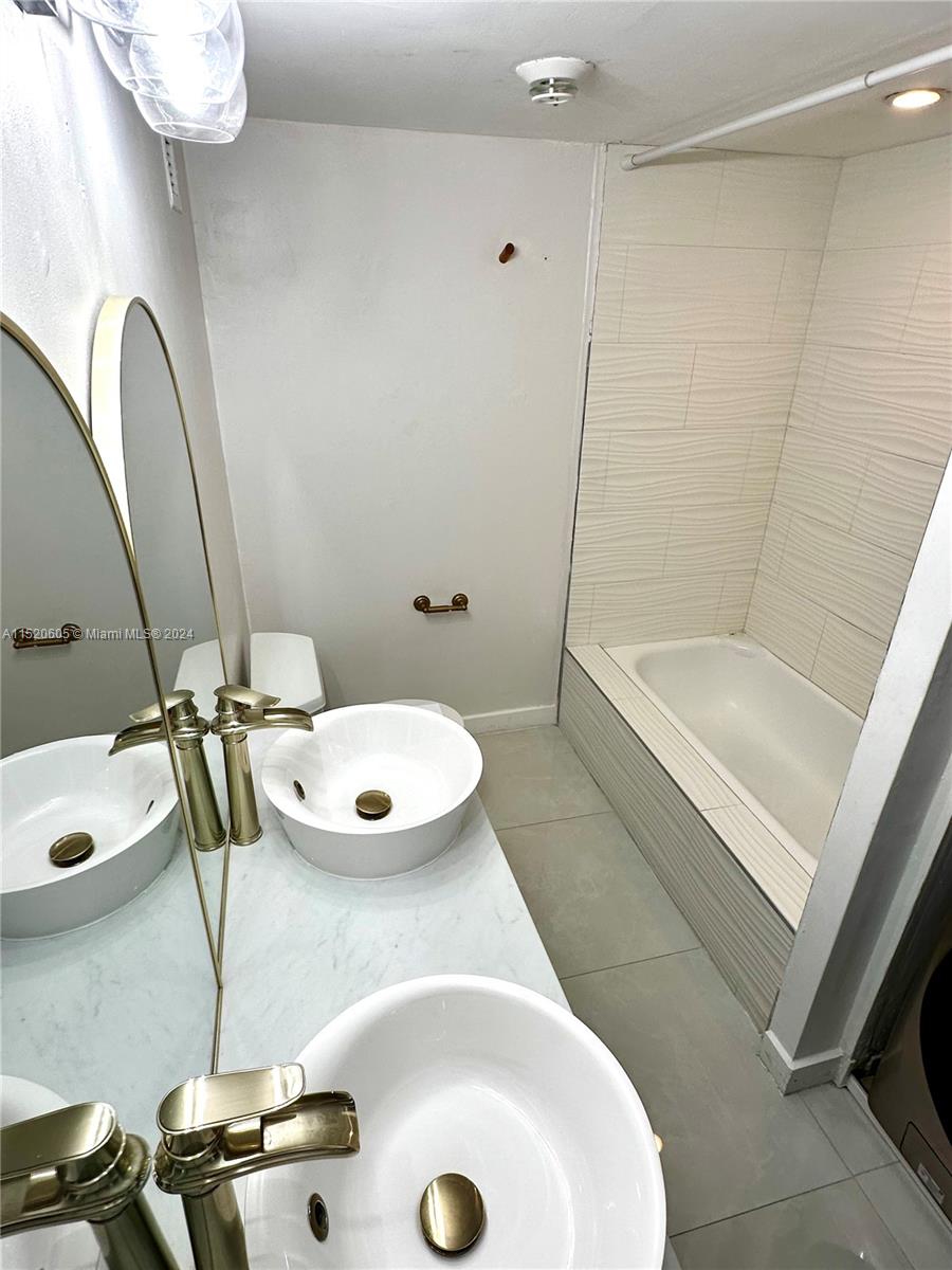 CHARTER CLUB CONDO - Residential Lease