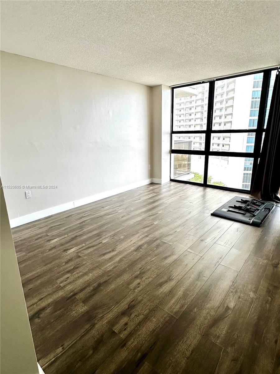 CHARTER CLUB CONDO - Residential Lease