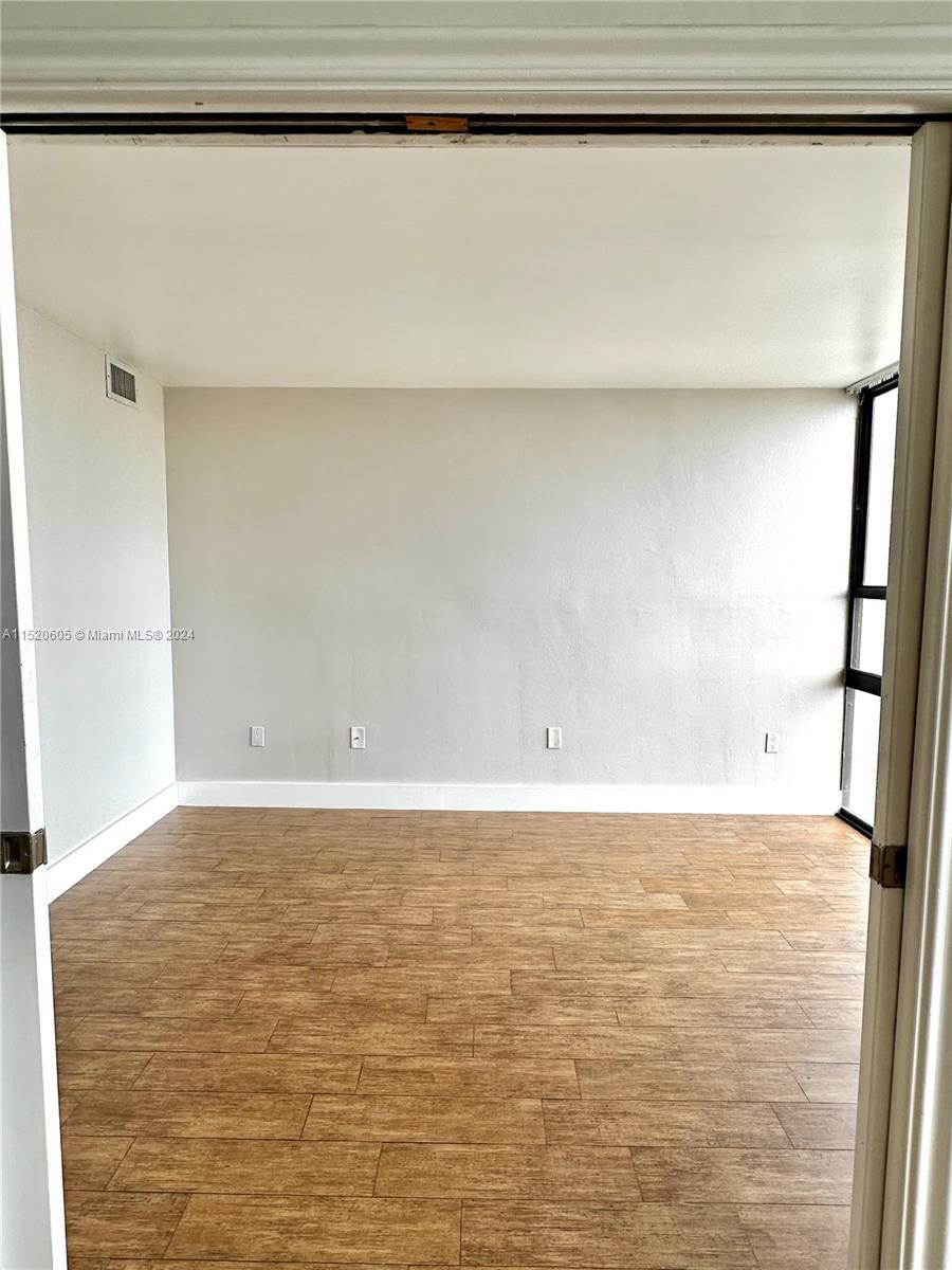 CHARTER CLUB CONDO - Residential Lease