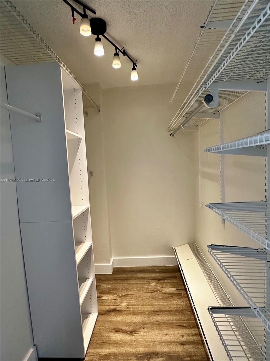 CHARTER CLUB CONDO - Residential Lease