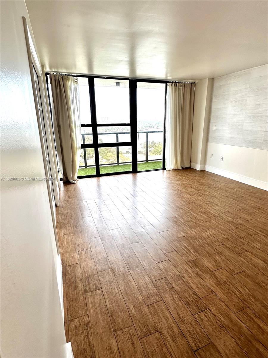 CHARTER CLUB CONDO - Residential Lease