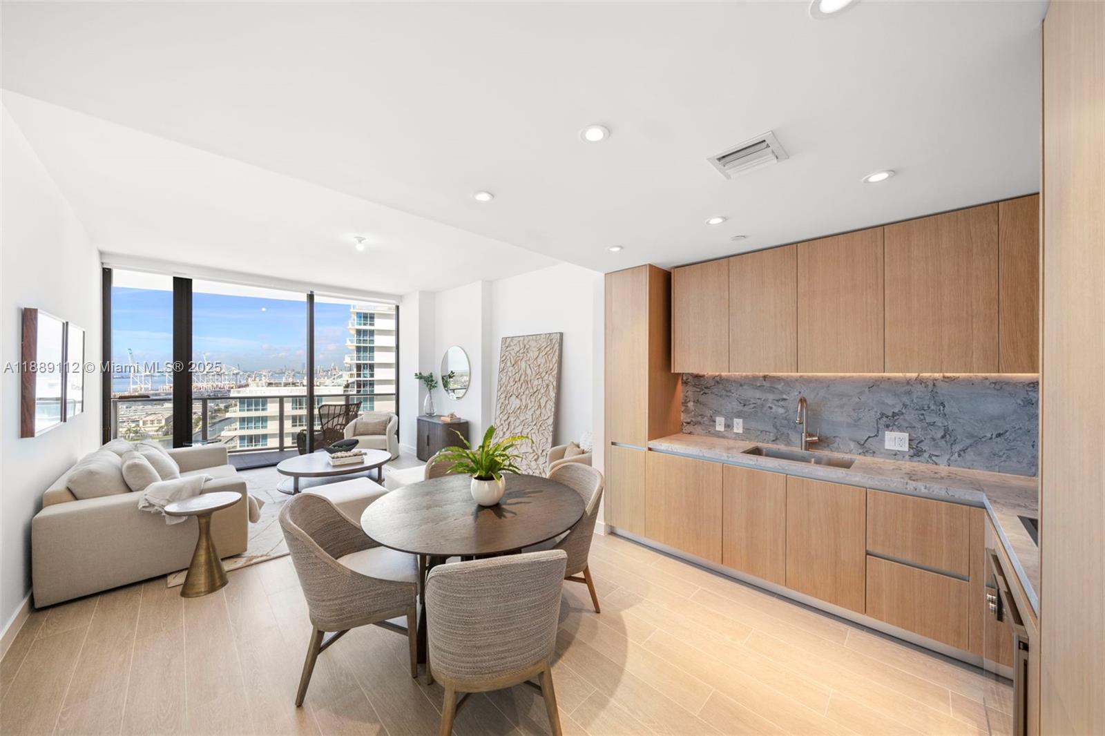 Park Residence Condo - Residential