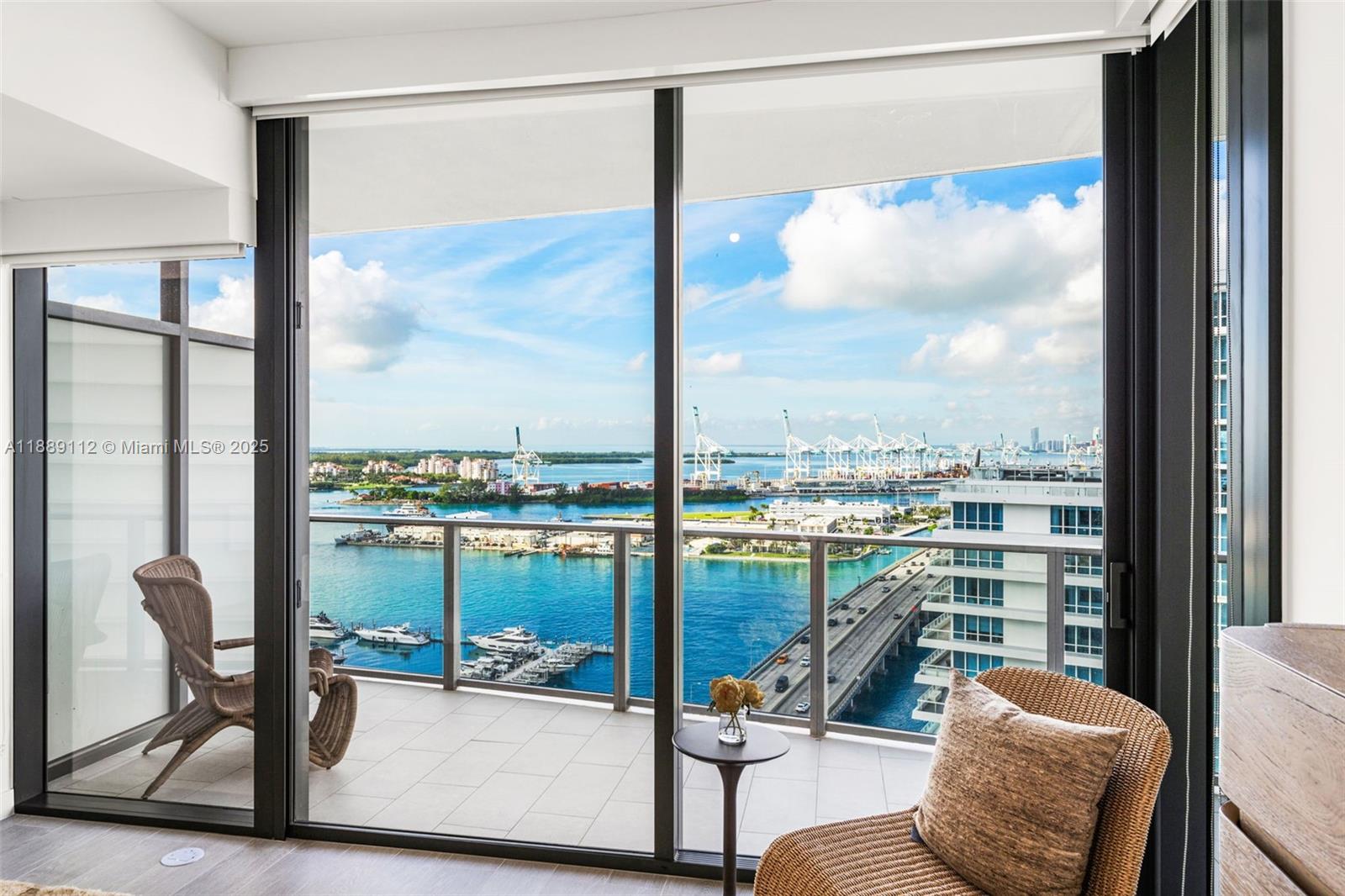 Park Residence Condo - Residential