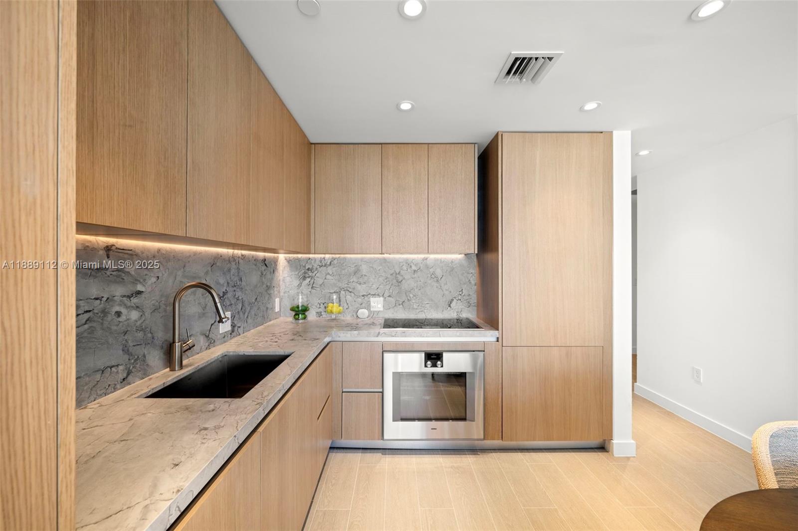 Park Residence Condo - Residential
