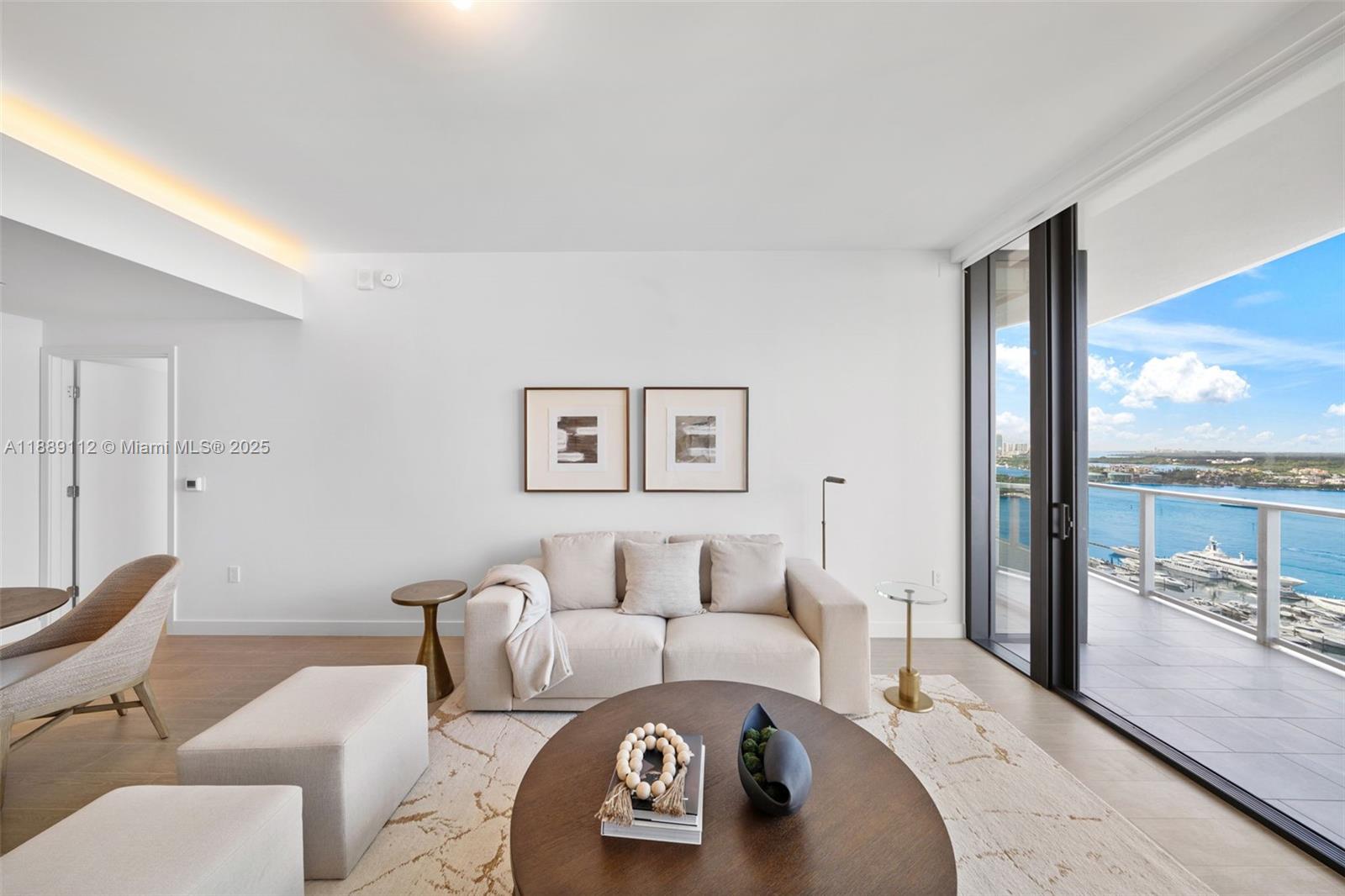 Park Residence Condo - Residential