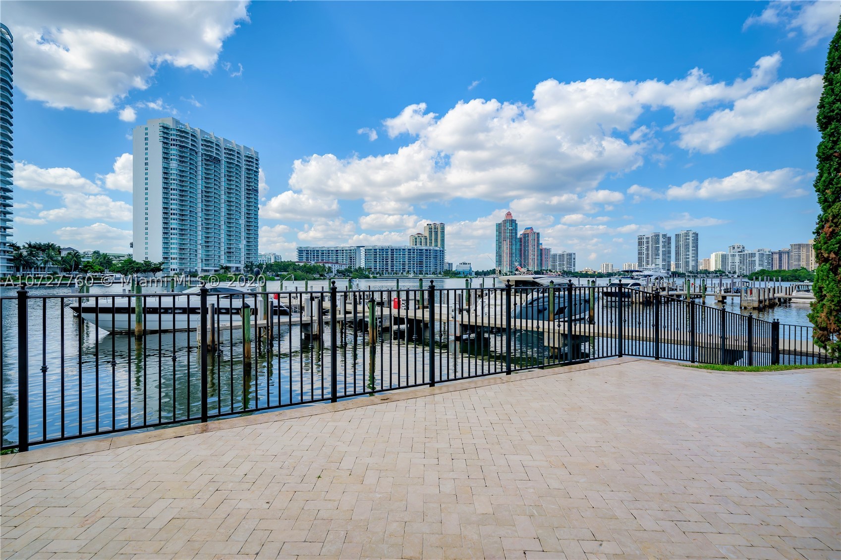 ISLAND ESTATES - Residential