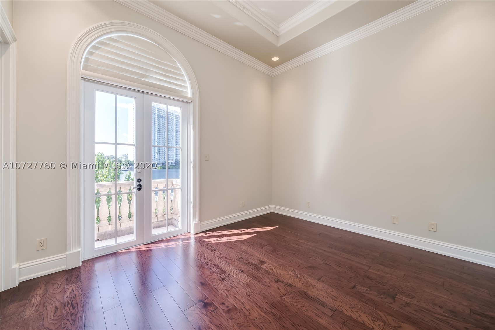 ISLAND ESTATES - Residential