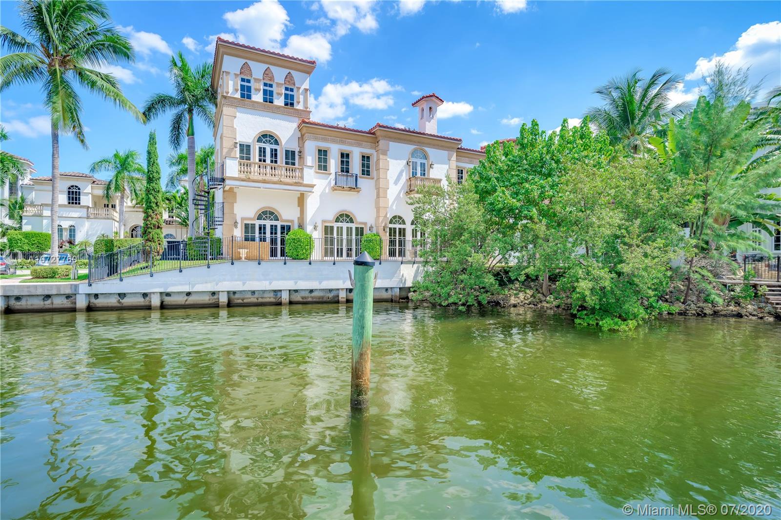ISLAND ESTATES - Residential