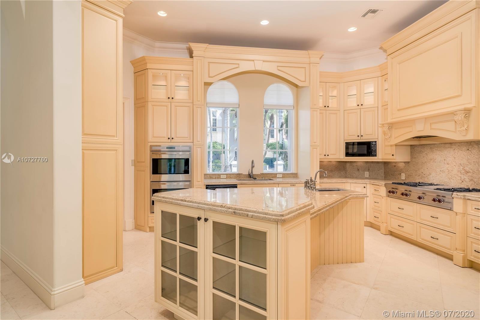 ISLAND ESTATES - Residential