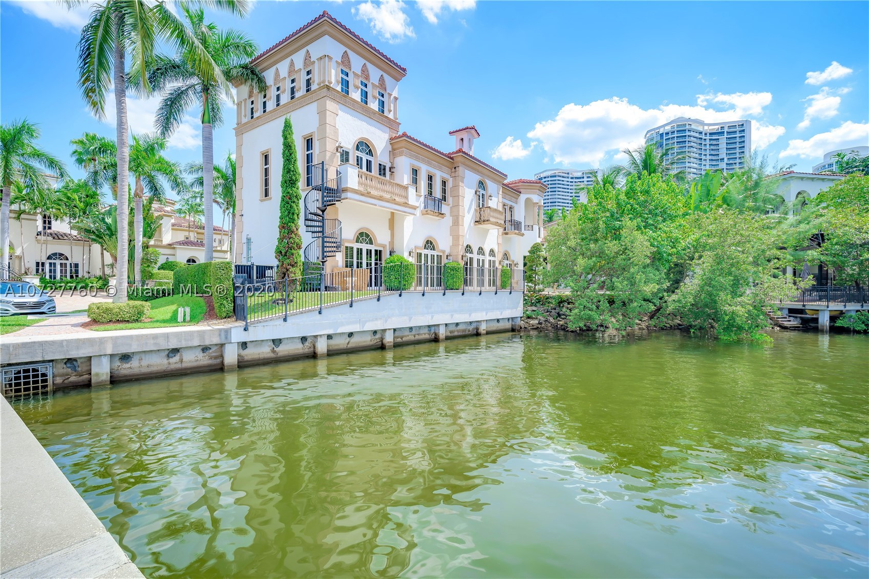 ISLAND ESTATES - Residential