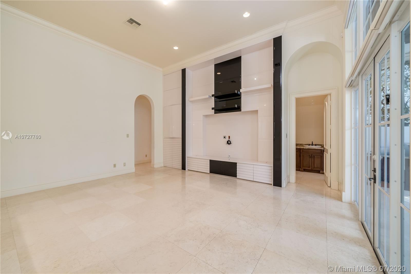 ISLAND ESTATES - Residential