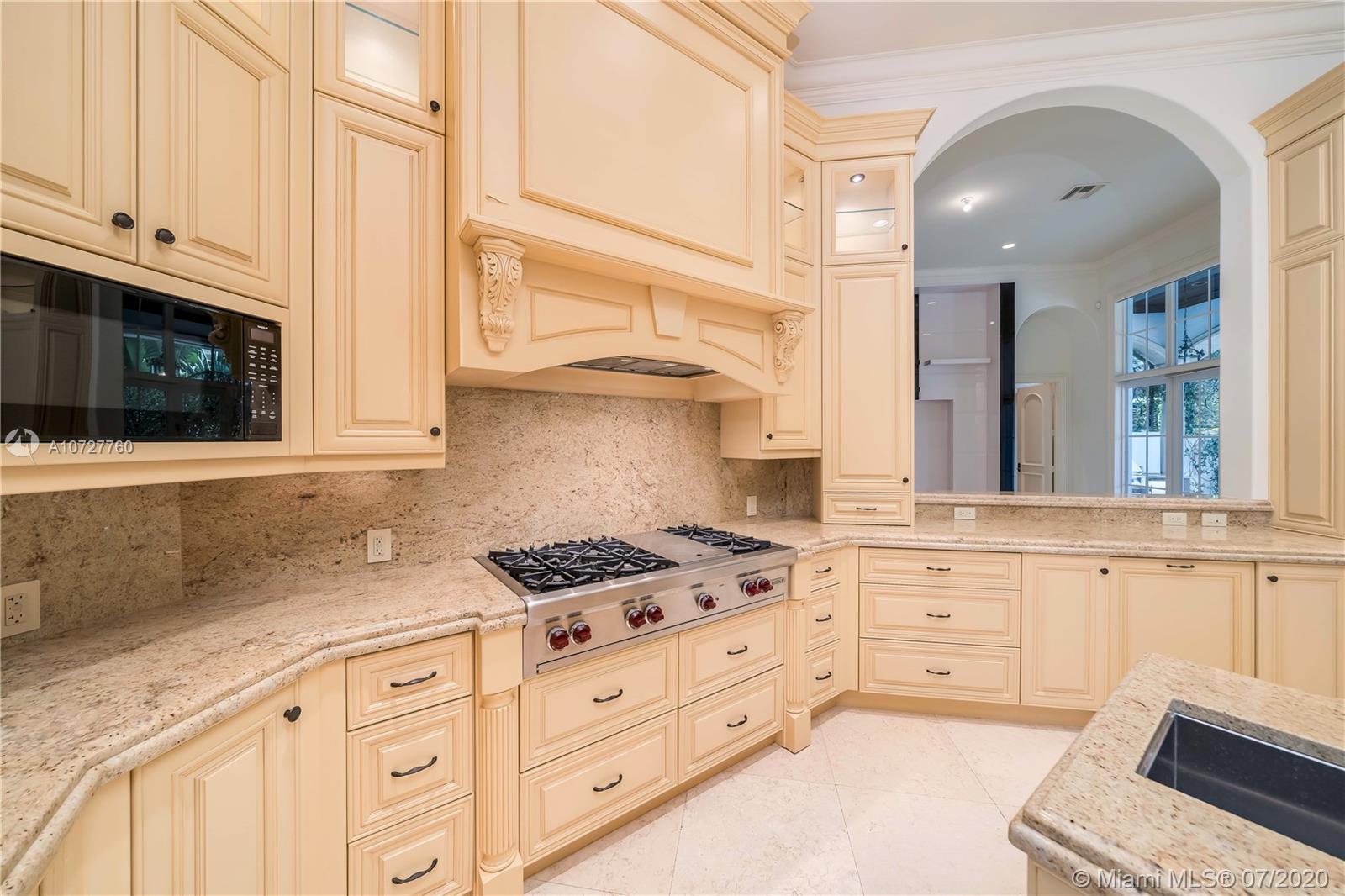 ISLAND ESTATES - Residential