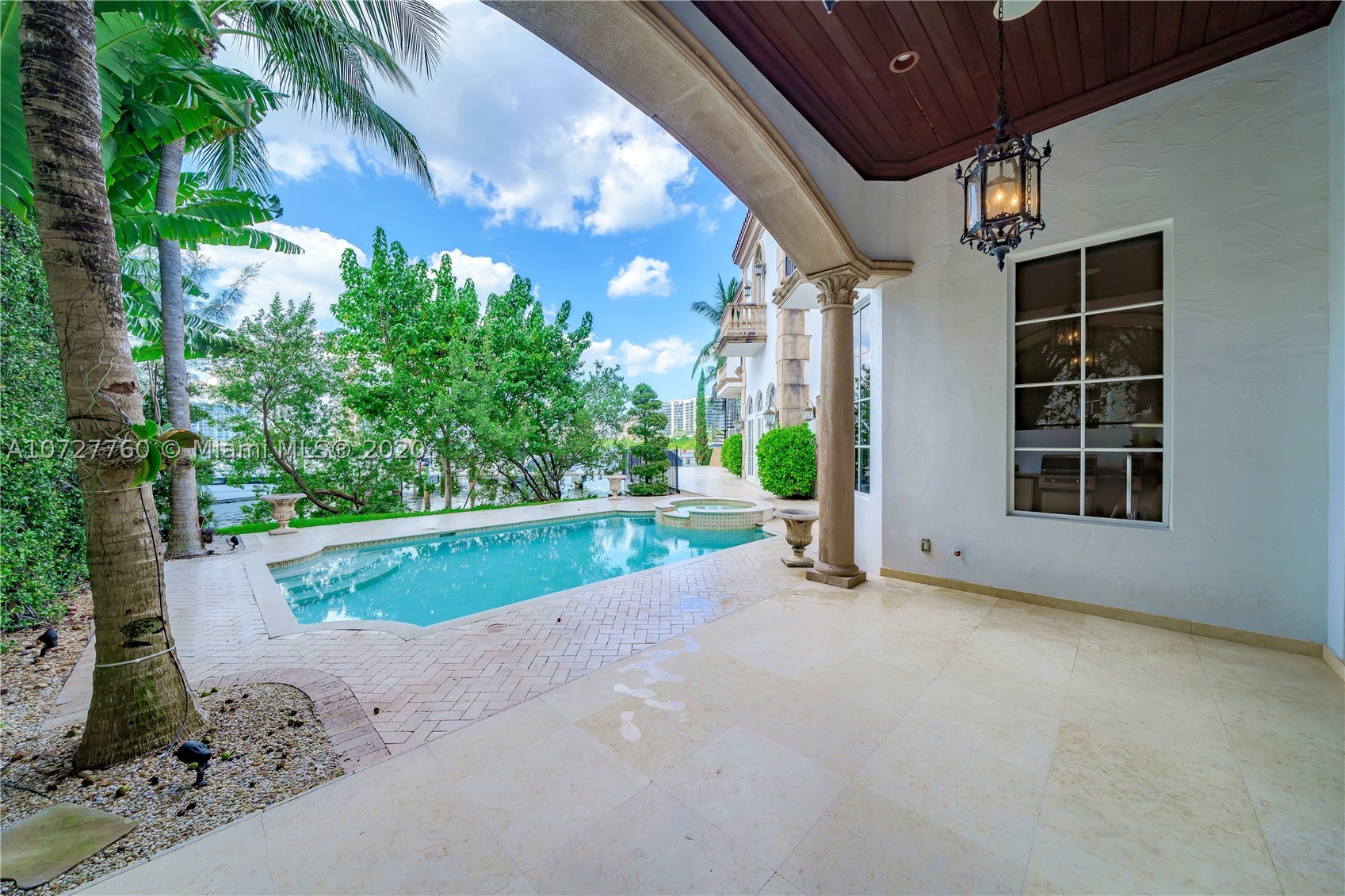 ISLAND ESTATES - Residential
