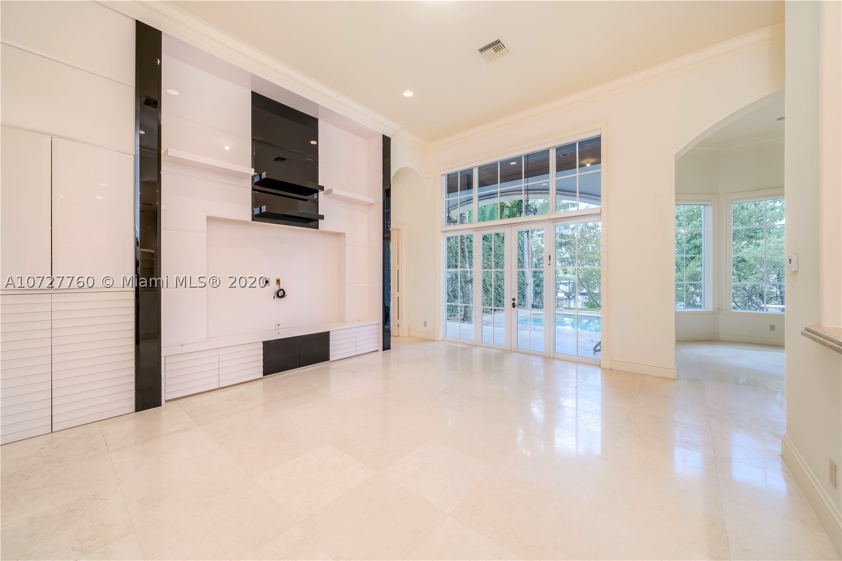 ISLAND ESTATES - Residential