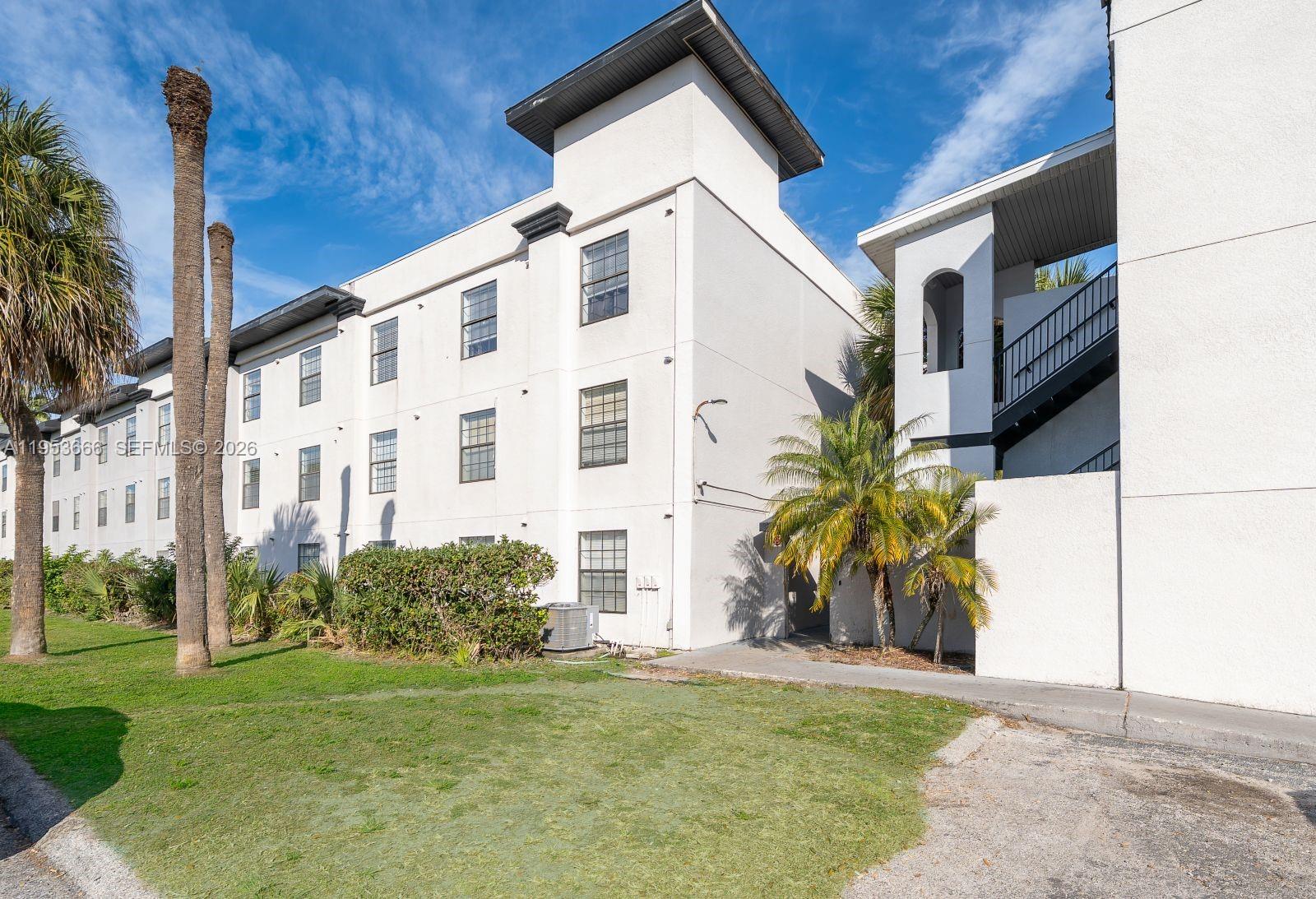 PALM SQUARE AT BELLE ISLE - Residential